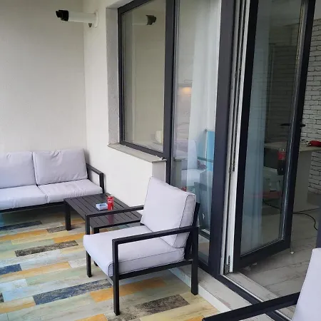 アパート Apartament La Doi Pasi De Mare ナボダリ